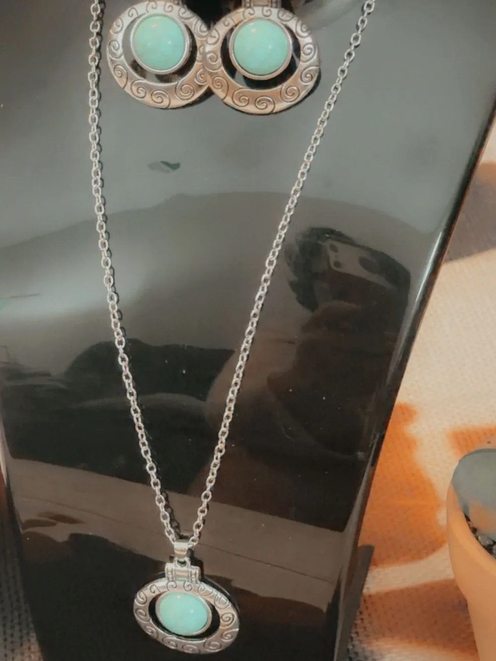 SHEIN Turquoise Silver-Tone Pendant Necklace & Earrings 2-Piece Set - Picture 5 of 6